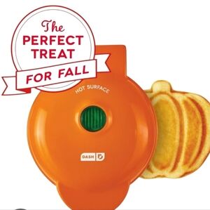 NIB DASH Orange Pumpkin Mini Waffle Maker